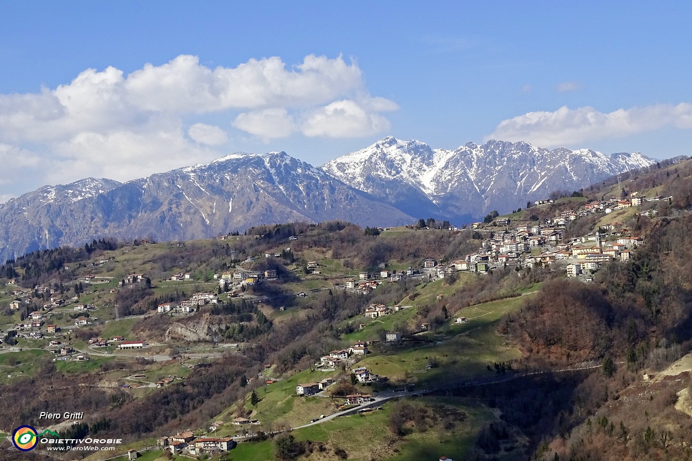 59 Vista su Dossena con Cancervo e Venturosa da sfondo.JPG -                                